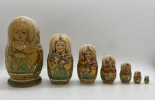 Russian Matryoshka Nesting Doll - Hand Painted - Signed - 7 Piece - Great!