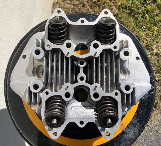 Triumph T140 Cylinder Head 713779/2 9 Bolt 750cc Good Overall for sale