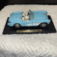 Road Legends 1:18 1957 Chevrolet Corvette