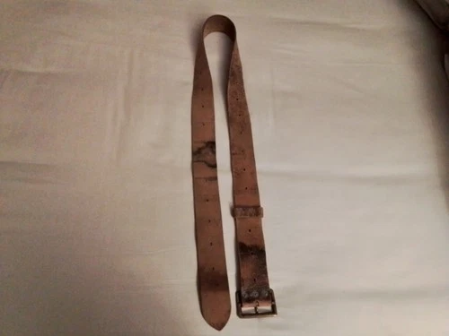 ANTIQUE BRITISH MILITARY OFFICERS LEATHER BELT 50inx2in WORLD WAR 1 1COLLECTABLE