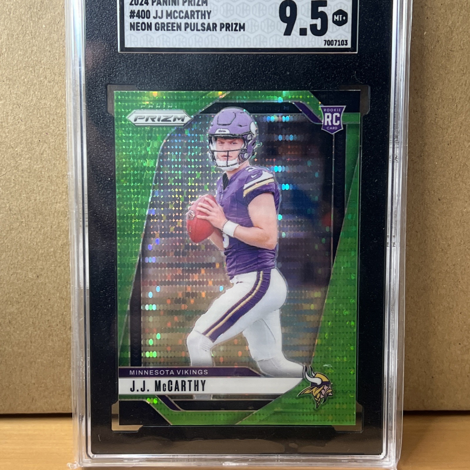 JJ McCarthy 2024 Panini Prizm #400 Neon Green Pulsar Prizm Rookie RC SGC 9.5