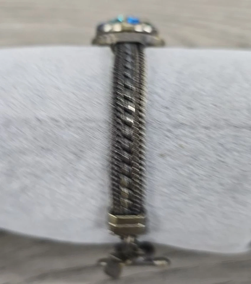 Pulsera de cierre de palanca de presión de jengibre tono dorado con 7 broches de presión Foto 3 de 4