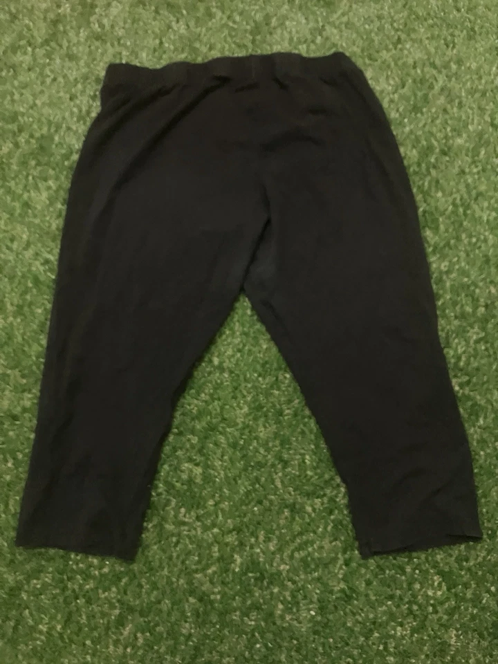Black No Boundaries capri leggings - Image 3 of 3