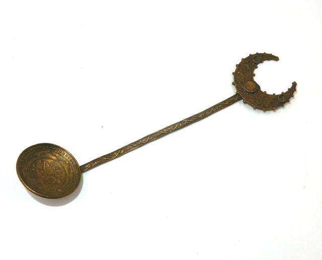 VINTAGE MIDDLE EAST SPOON ARAB EGYPT SMALL COLLECTIBLE 5.75" CRESCENT