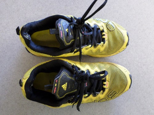 Scarpe da trail running Adidas "Vigor TR 3" gialle. Uomo 4,5 (36,7 euro) - Foto 4 di 7