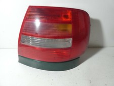 Audi A4 B5 Limousine Rückleuchte hinten rechts 8D0945096F grün