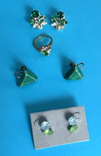 Mixed Lot Vintage Costume Jewelry Earrings, Ring Size 8 Green