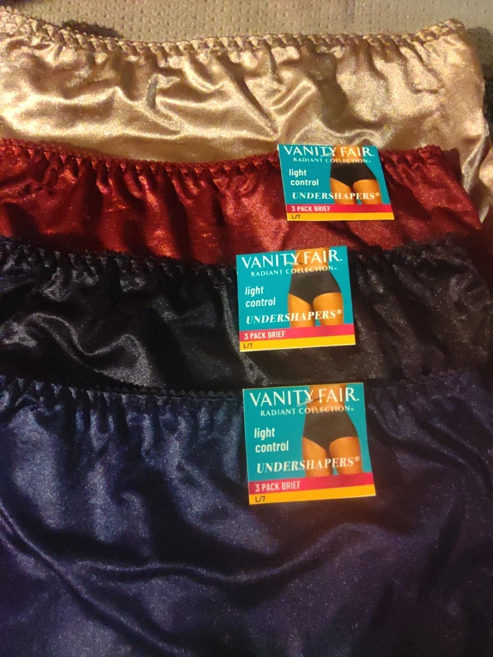 Lot of 4 Vanity Fair Women's briefs Size 7 satin panties - Image 2 of 4