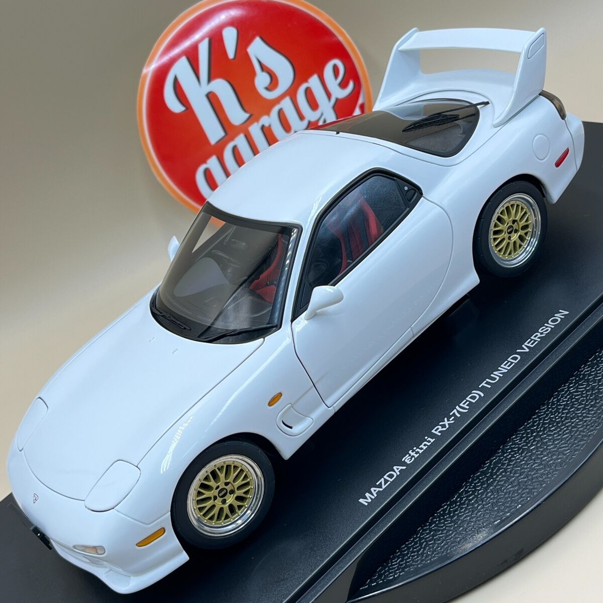 人気を誇る Tuned FD3S RX-7 Mazda 1/18 AUTOart Version White Pure ミニカー