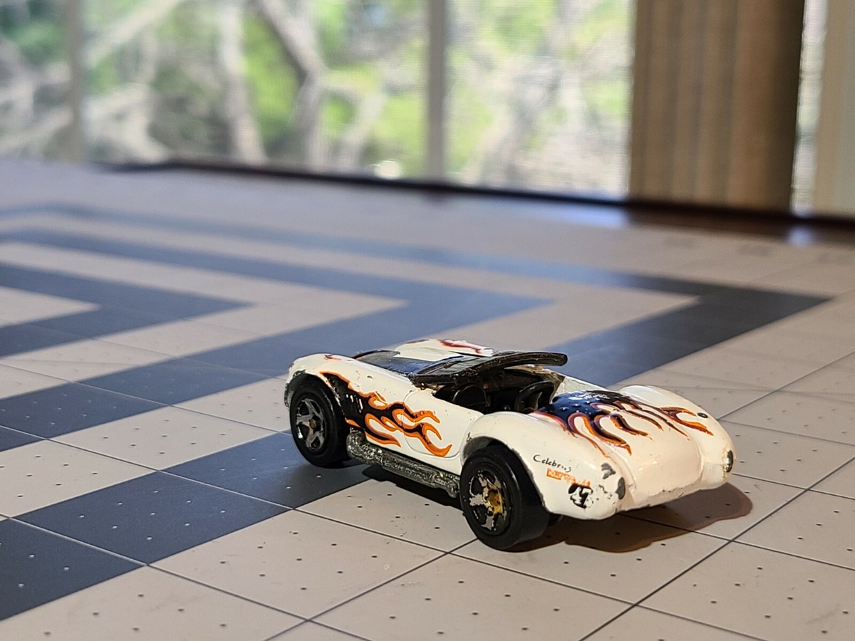 Hot Wheels Shelby Cobra Sports Car White Flames Diecast 1/64 Scale
