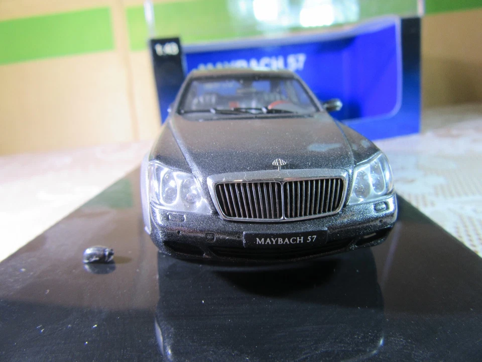 697Y AutoArt 56163 Maybach 57 SWB 2005 Grigio Metallizzato 1:43 + Scatola - Immagine 2 di 4