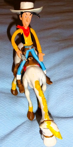 LUCKY LUKE 15,5 cm ET CHEVAL JOLLY JUMPER 21 cm FIGURINES COLLECTION BD DARGAUD - Imagen 16 de 24