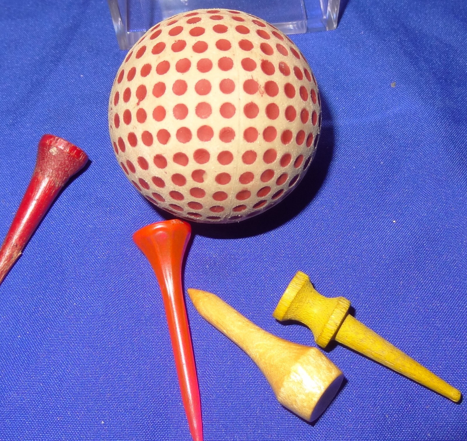 SPALDING FIFTY 50 ANTIQUE VINTAGE GOLF BALL 4 VINTAGE GOLF TEES