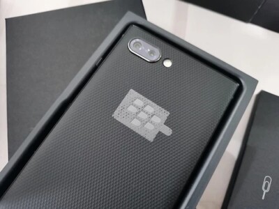 【極美品】BlackBerry Key2 Black Edition　128GB Amazon.com: BlackBerry KEY2 Black Unlocked GSM Android
