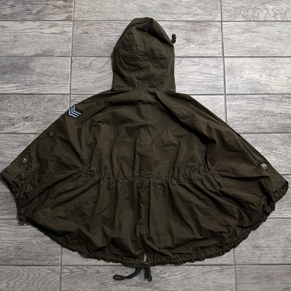 Poncho con capucha Jill By JILL STUART verde militar para mujer talla pequeña RARO Foto 2 de 4