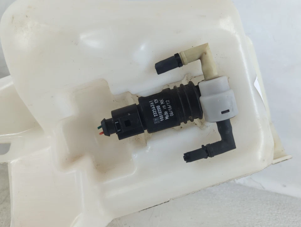 2010-2017 Chevrolet Equinox Windshield Washer Fluid Reservoir Bottle Oem VNSYQ - Image 2 of 4