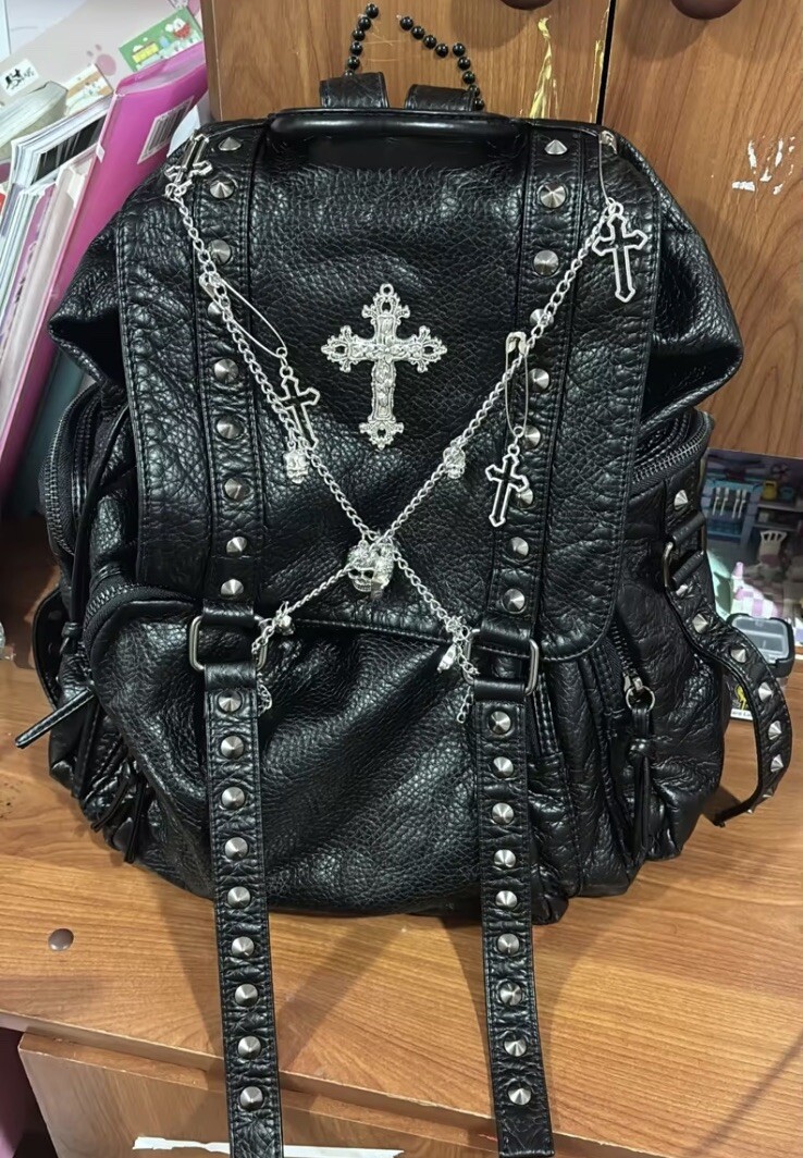 cross studs chain leather backpack 地雷 GOTH BACKPACK CROSS SKULLS SILVER HARDWARE CHAINS STUDS