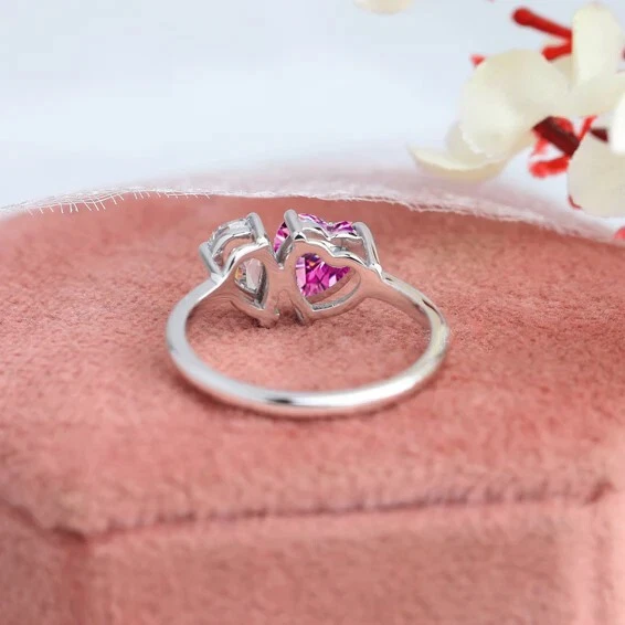 4 Ct Pink Heart Cut And 4 Ct Off White Pear Cut Treated Diamond 925 Silver Ring - Image 2 of 4