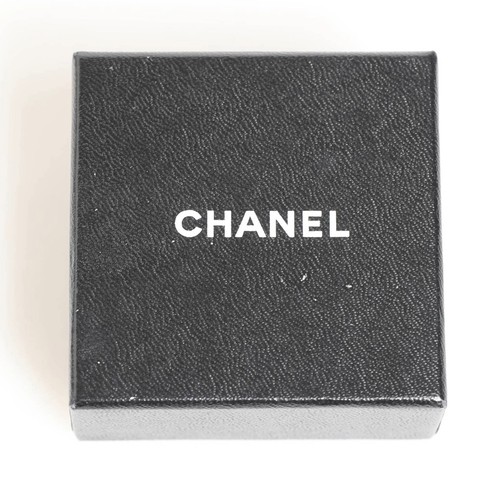 CHANEL CC Pearl Studs Earrings Clip-On 94P Gold Plated Made in France With Box - Picture 6 of 6