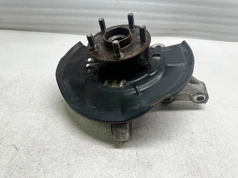 P408199 2010-2015 Toyota Prius buje de nudillo delantero husillo lado del conductor OEM Foto 3 de 4