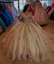 Off The Shoulder Quinceanera Dresses Sleeveless Crystal Sequined Ball Gowns