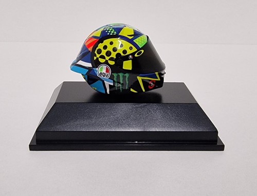 MINICHAMPS 1:8 valentino rossi VR46 Model Helmet AGV Motogp Test Sepang 2020 - Picture 8 of 11