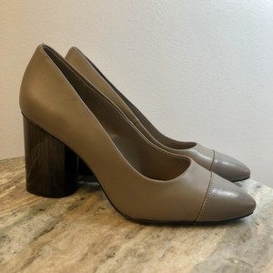 nine west block heel pump