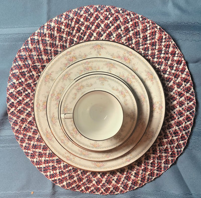 Noritake China Veranda #3015 5 Piece Place Setting PINK Raised Flowers 10725A