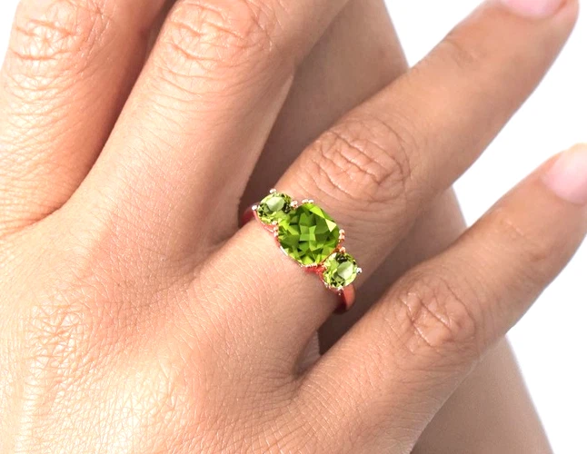 925 Silver Rose Gold Plated Engagement Ring 3.50 Ctw Green Peridot Three Stones - Image 3 of 4