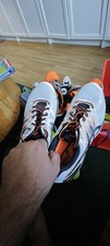 Asics Schuhe