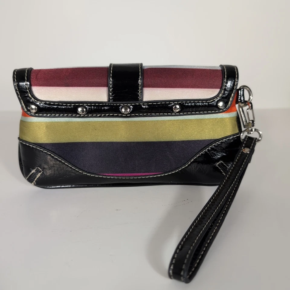 Coach Legacy полоски атласный бумажник кошелек с ремешком застежки черный лакированная кожа пряжка - Изображение 2 из 4