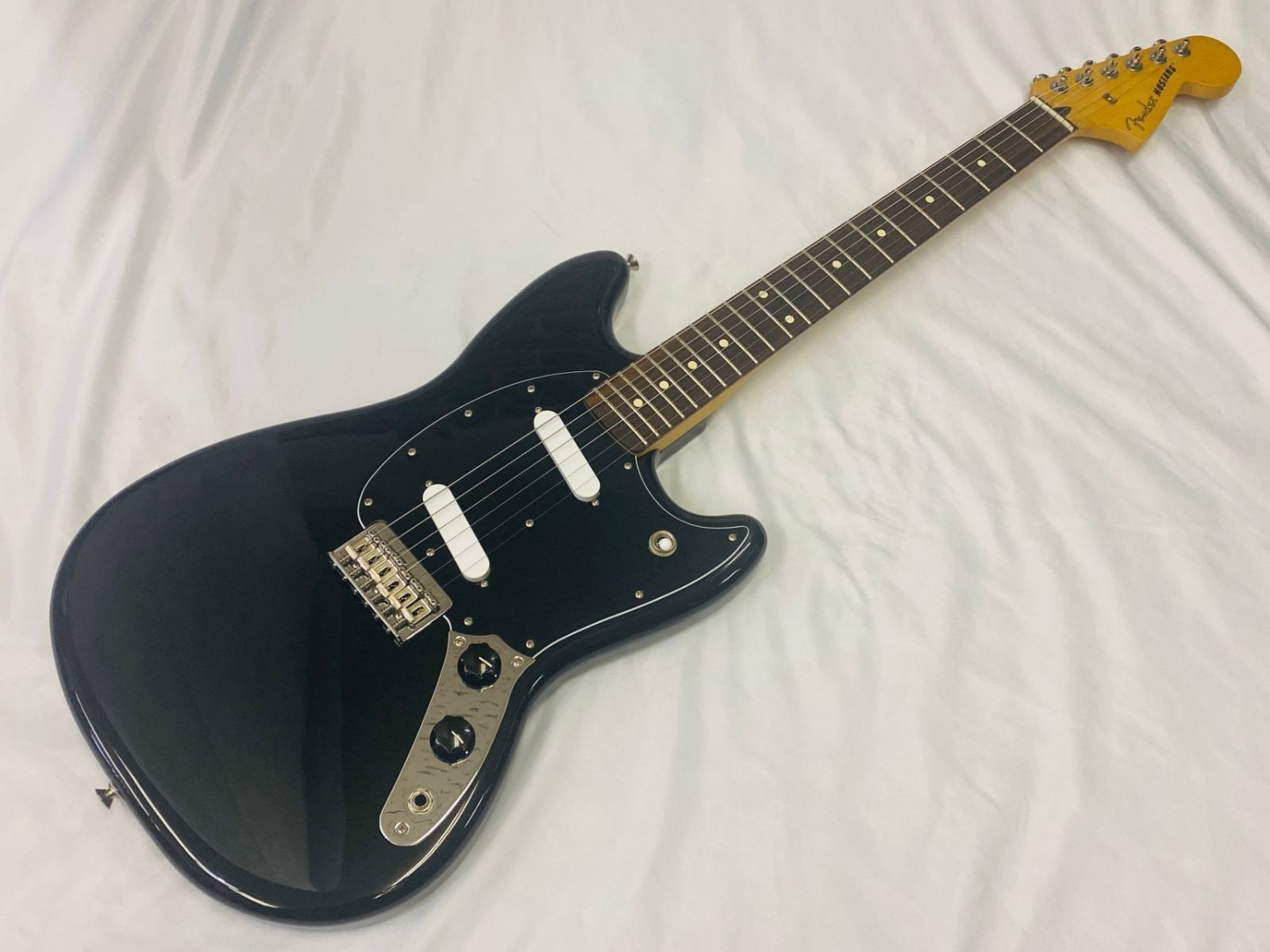Fender Player II Mustang Electric Guitar Black Rosewood Fingerboard, 24" Short