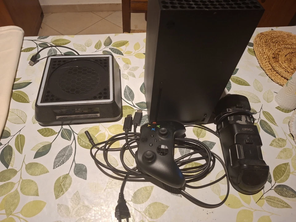 Microsoft Xbox Series X, foto 1 di 5