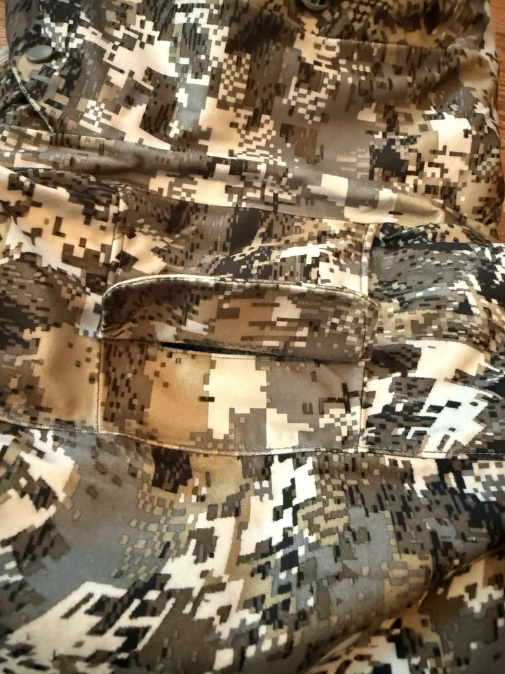 Brand New Medium Sitka Incinerator Aerolight Jacket Elevated II - Image 3 of 4