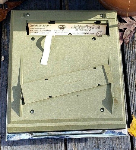 RCA Track 2 player Model YJS15G Battery operated or 120vAC 60cps 10WATTS VINTAGE - Picture 4 of 12