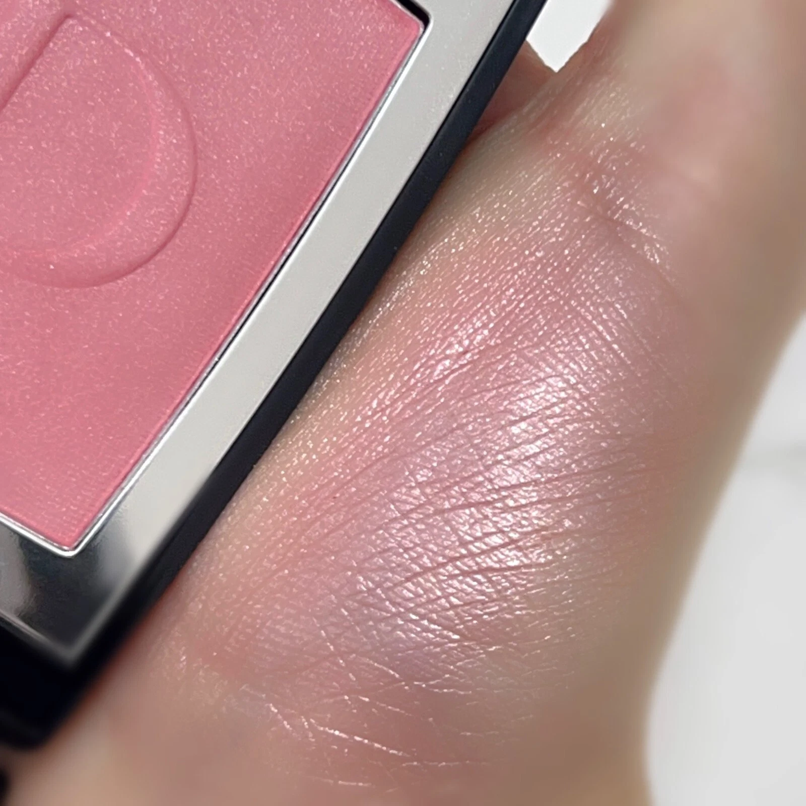 Dior Rouge Blush  Shade 560 Twill Rose Shimmer  Luminous Powder Blush - Picture 5 of 5