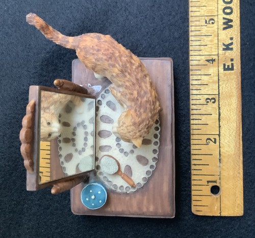 Border Fine Arts Decorative Figurine Cat with Mirror on Dresser 1980’s - Picture 2 of 8