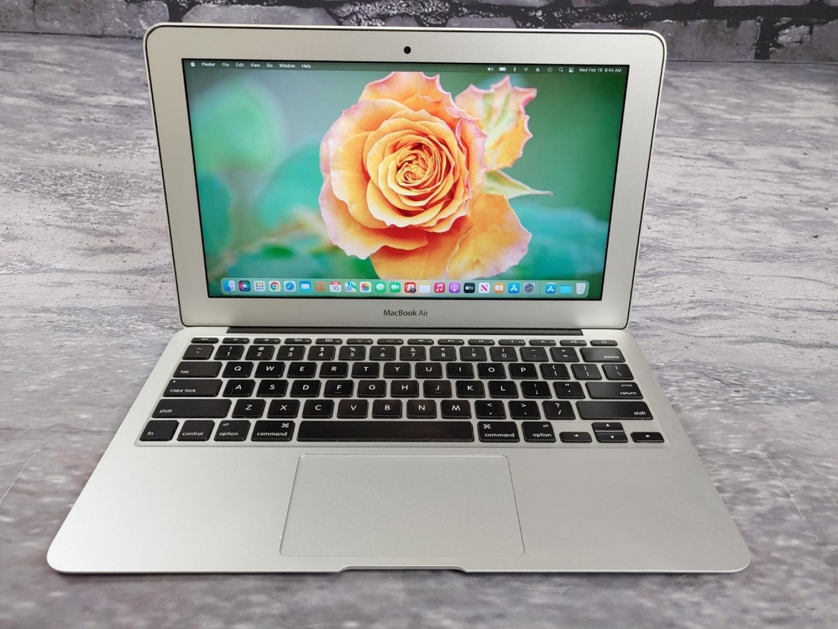 Apple - yayako/MacBook Air 2015 MJVM2J/A  11イ Apple MacBook Air MJVM2LL/A 11.6-Inch Laptop (1.6 GHz Intel