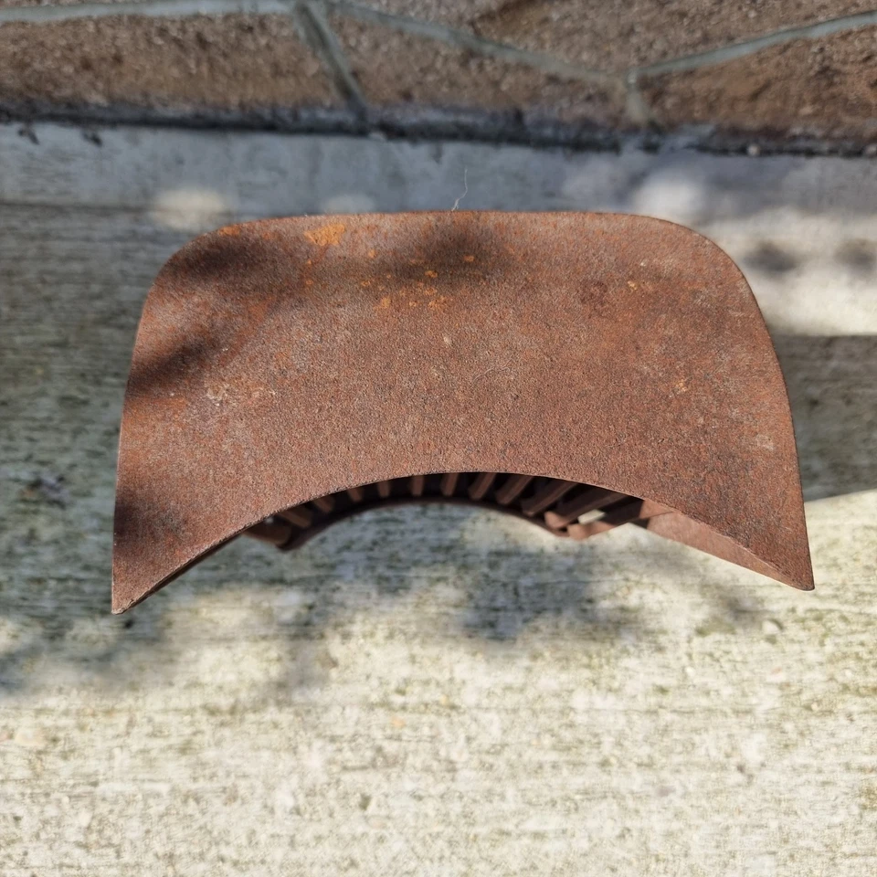 Ancien Chauffage Vertical au Charbon – Fonte Lourde - Réchaud – Objet Chauffage - Photo 2/4