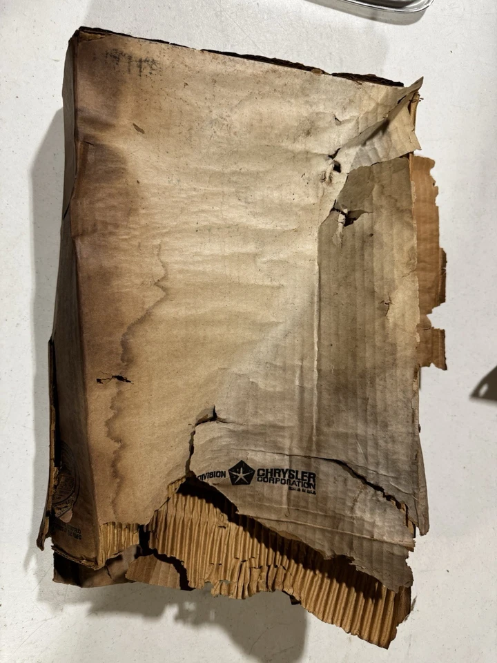 Nuevo de Lote Antiguo 1968 Plymouth Fury Faro Derecho Bisel ¡Nuevo! ¡Nunca instalado! Foto 4 de 4