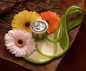 Ibis & Orchid Gerber Daisy Chamber Stick Candle Holder, Bonded Marble, 6.25''L