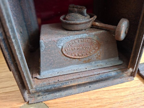 VINTAGE JOHN PHILLIPS LIGHT OF LONDON RAILWAY LANTERN LAMP COMPLETE WITH BURNER - Picture 10 of 10