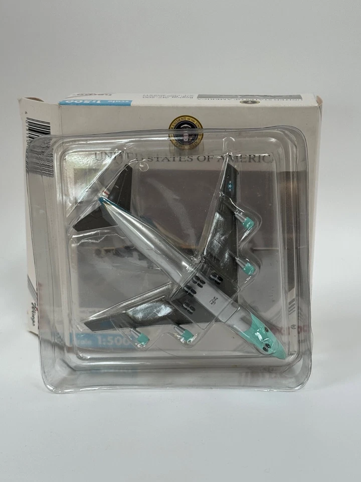 Herpa Wings 1:500 Boeing 747-200 United States Airforce Diecast Model #502511 - Image 4 of 4