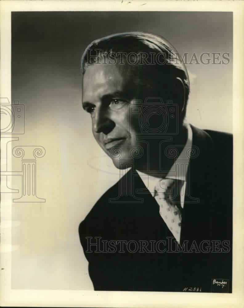 1960 Press Photo German pianist Hans Richter-Haaser makes New 