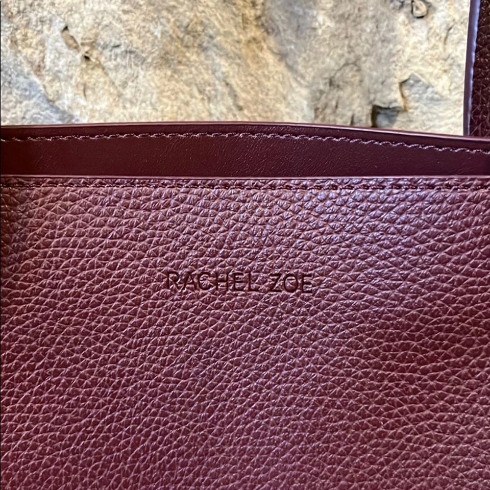 Bolso de Mano Rachel Zoe Borgoña Guijarro Cuero Vegano Foto 2 de 4