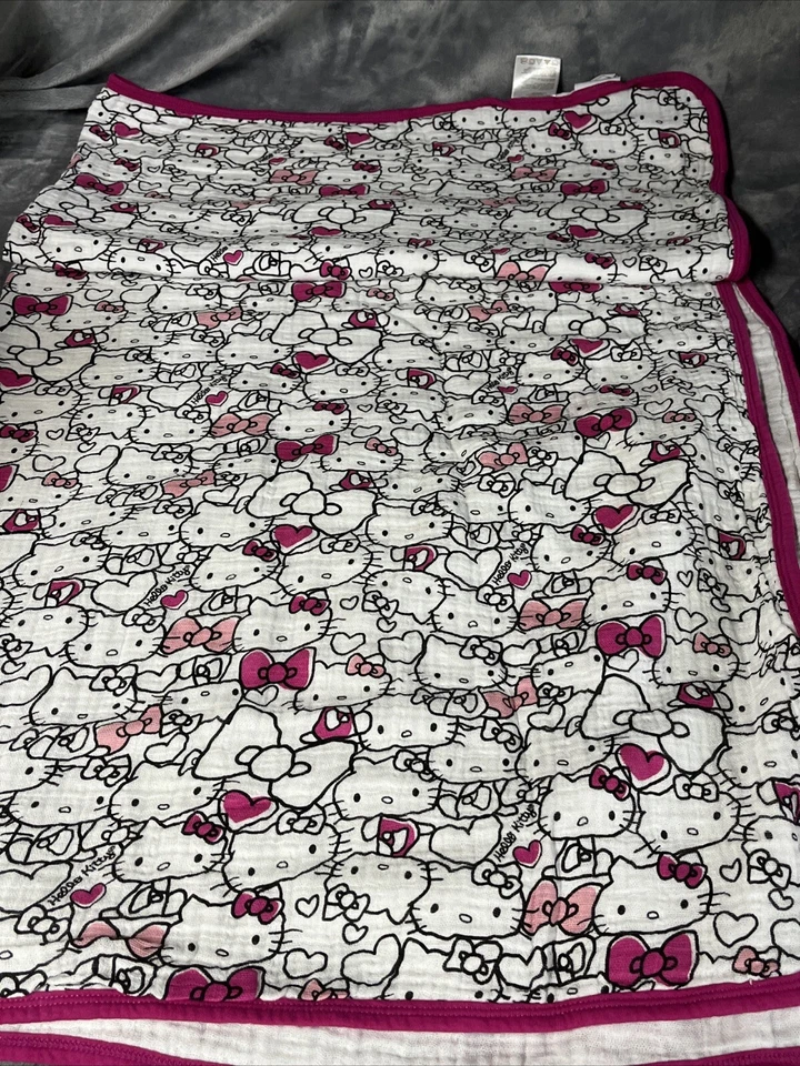 Cobertor Aden & Anais Hello Kitty rosa/branco/preto bebê menina musselina - Imagem 4 de 4