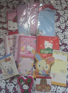 Hello Kitty Sanrio Stationery Set Lot Memo Pads & Spiral Notebooks Multicolor