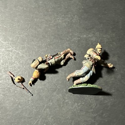 BRITAINS 17915 GERMAN 84TH REGIMENT VON MANSTEIN WOUNDED DEAD TOY SOLDIER B0888