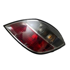 VAUXHALL ASTRA HATCHBACK 5DR MK5 H 2005 DRIVER SIDE REAR TAIL LIGHT LAMP
