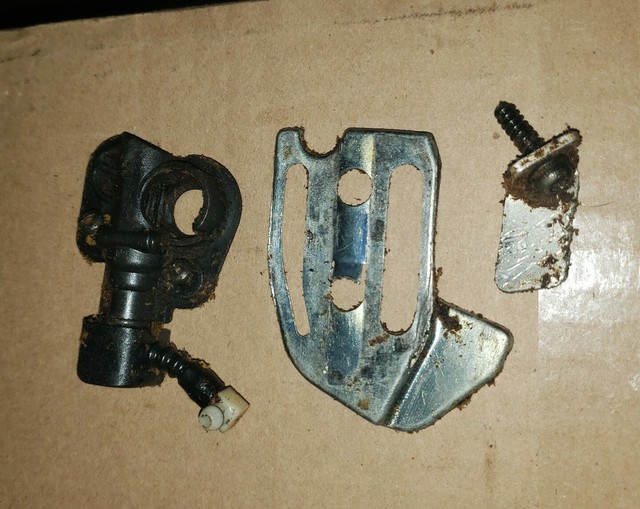 Craftsman 2.6 18" chainsaw oiler Assembly inner bar plate chain stop